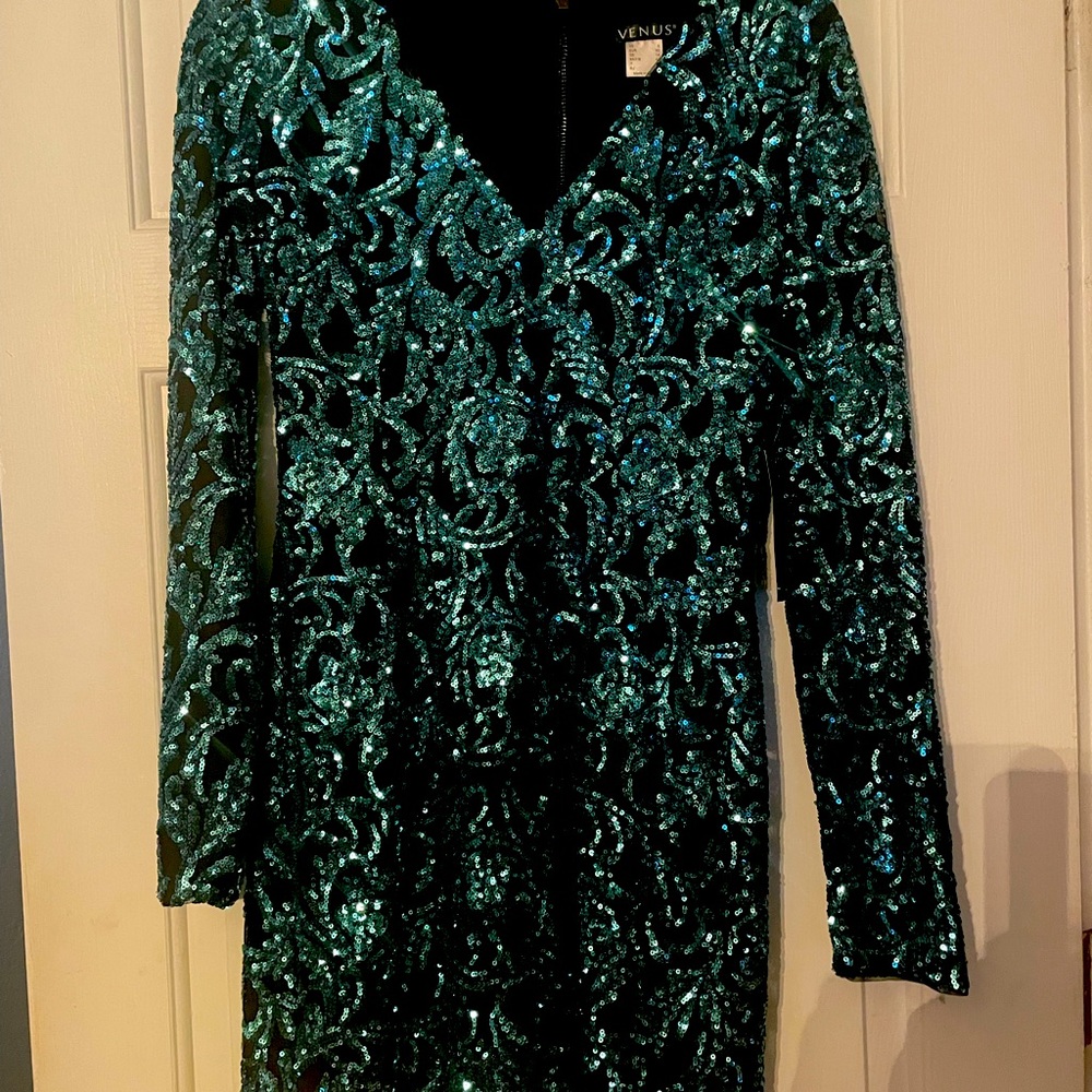 Brand new with tags Venus Sequin Cocktail dress. Aqua and black. size 8.